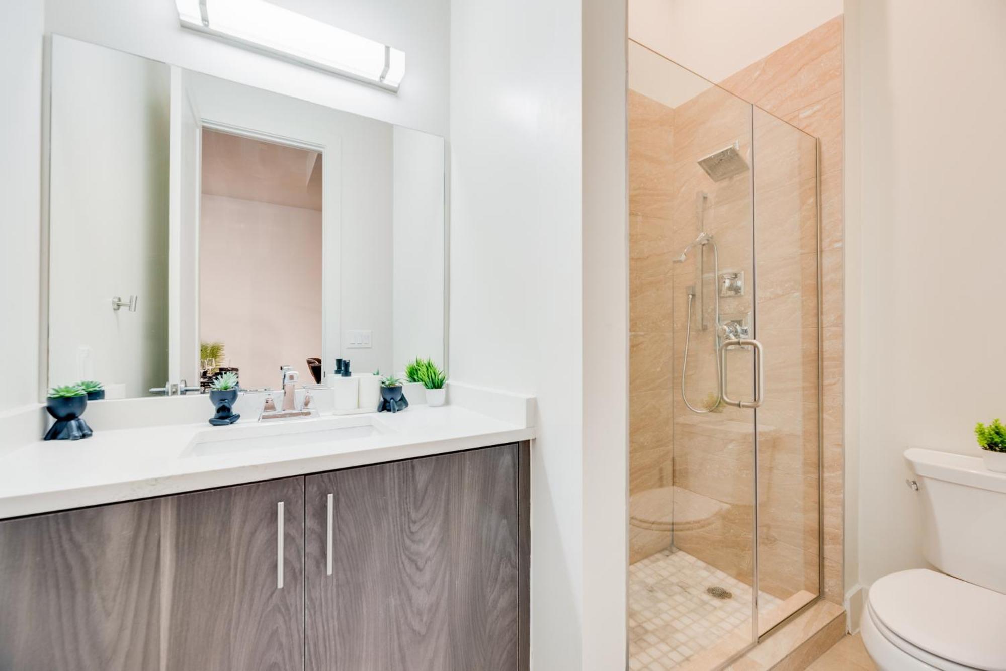 Snappy Loft Style 2Br I Gym I Parking I Workspace Dallas Exterior foto